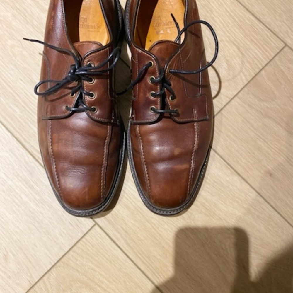Brown Leather Oxford Shoes with Polished Finish